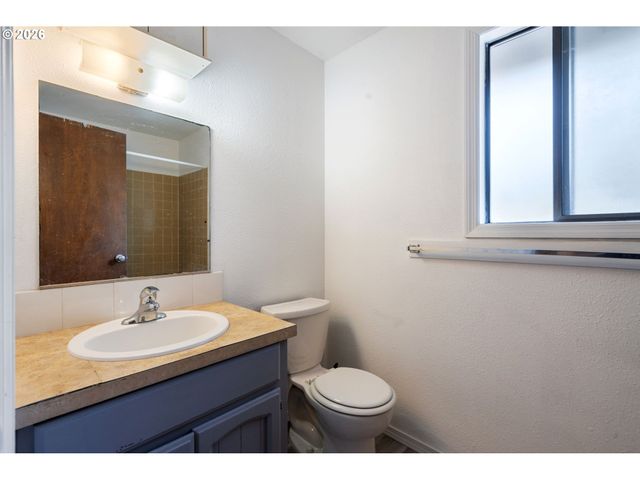 6025 Sw CHERRYHILL Dr, Beaverton, OR 97008
