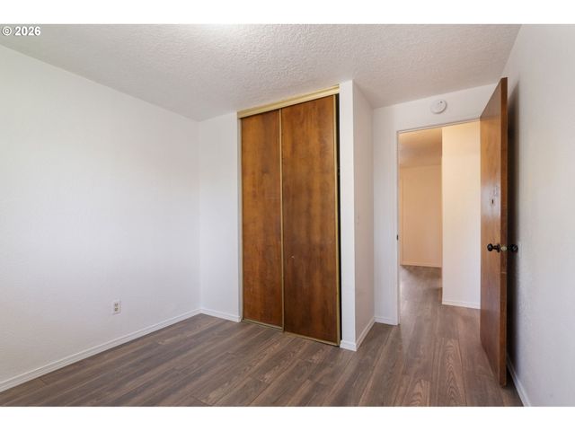 6025 Sw CHERRYHILL Dr, Beaverton, OR 97008