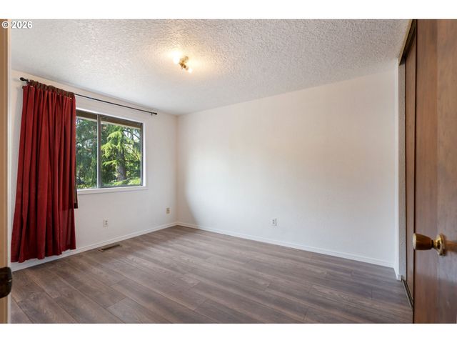6025 Sw CHERRYHILL Dr, Beaverton, OR 97008