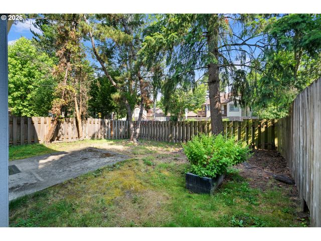 6025 Sw CHERRYHILL Dr, Beaverton, OR 97008