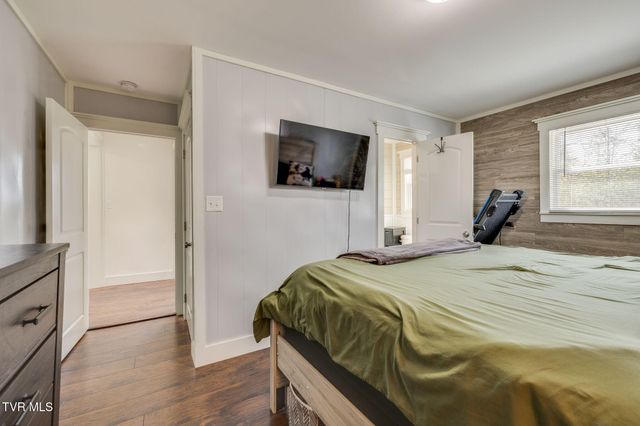 2706 Gray Street, Johnson City, TN 37604