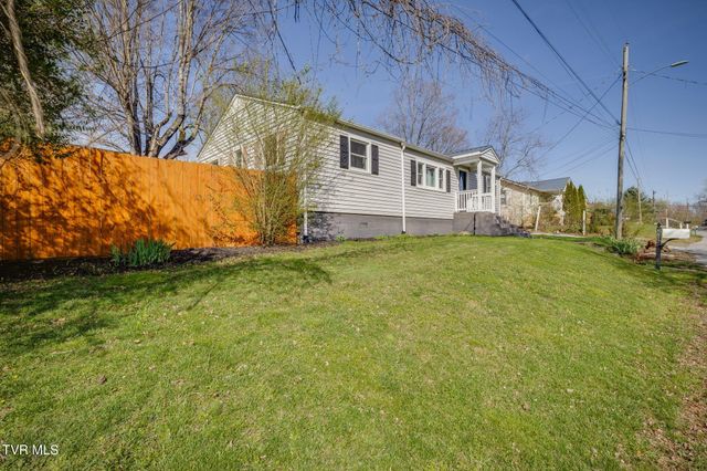 2706 Gray Street, Johnson City, TN 37604