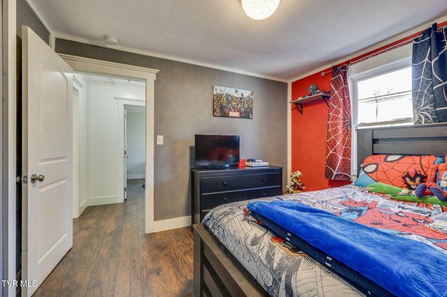 2706 Gray Street, Johnson City, TN 37604