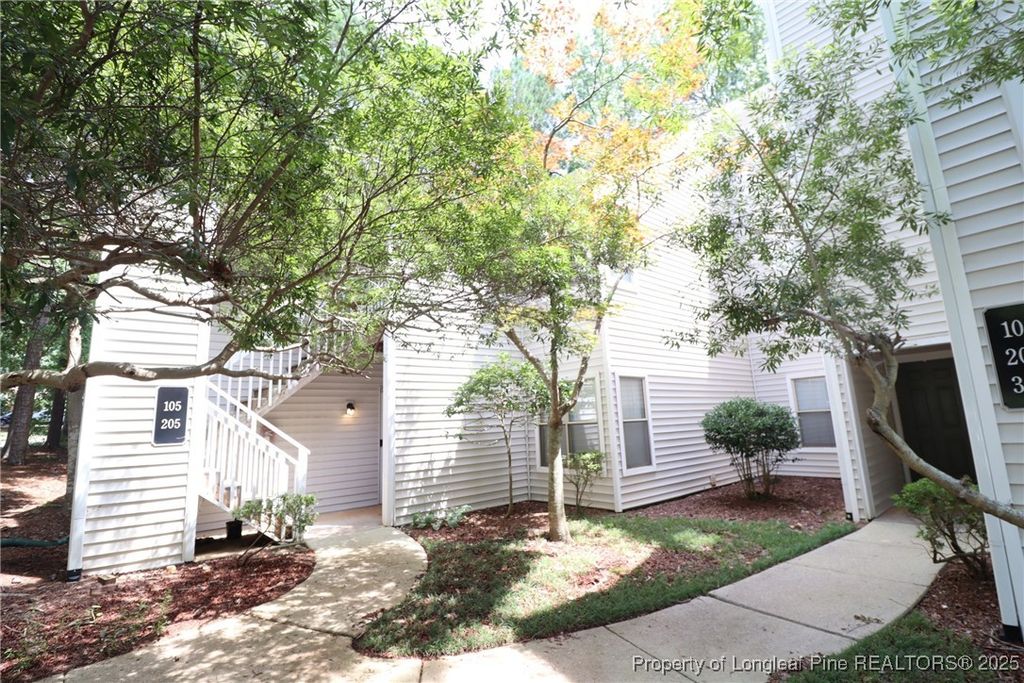 6120 Sunpointe Drive 205, Raleigh, NC 27606