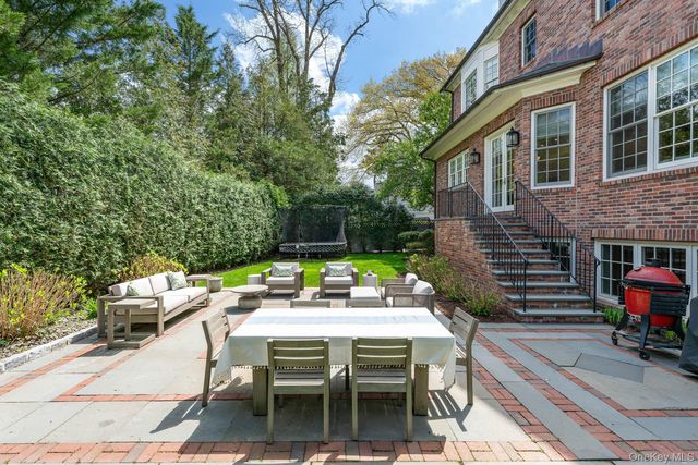 38 Forest Lane, Bronxville, NY 10708