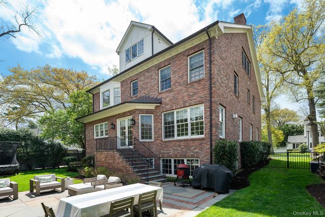 38 Forest Lane, Bronxville, NY 10708