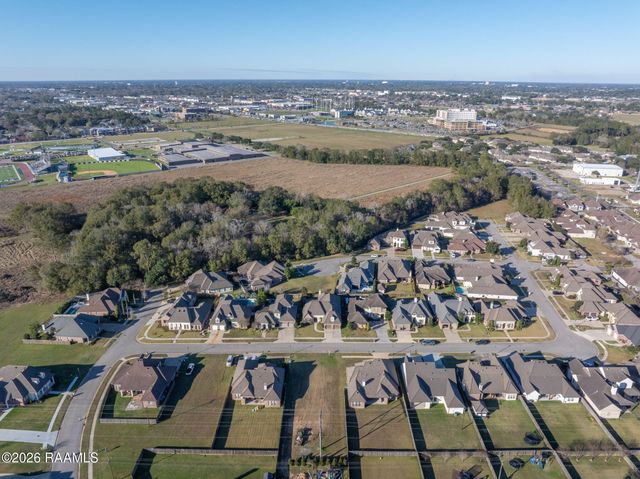 106 Old Pottery Bend, Lafayette, LA 70508