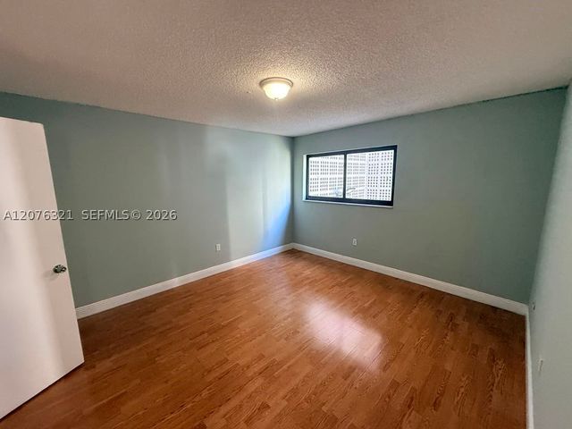 6950 W 6th Ave 225, Hialeah, FL 33014
