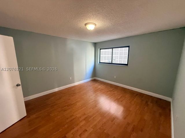 6950 W 6th Ave 225, Hialeah, FL 33014