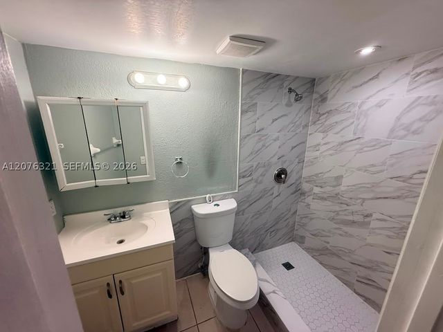 6950 W 6th Ave 225, Hialeah, FL 33014
