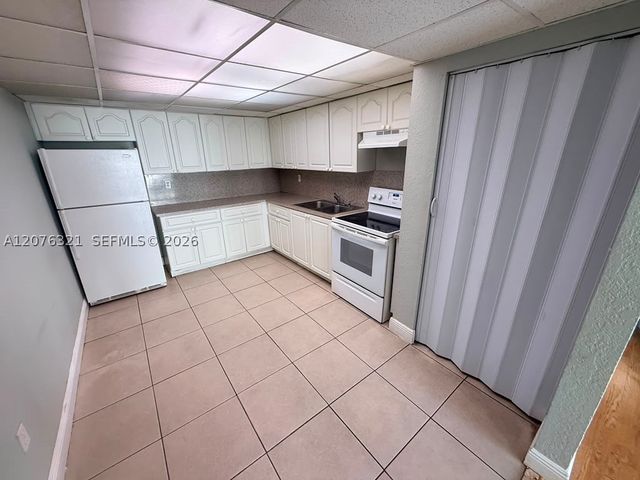 6950 W 6th Ave 225, Hialeah, FL 33014