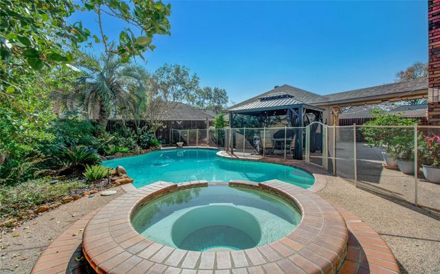 5926 Silent Oaks Drive, Humble, TX 77346