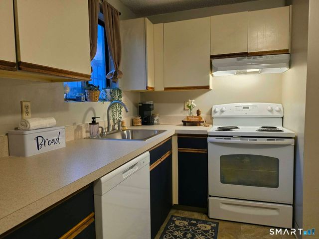 1448 Meriden Road 15, Waterbury, CT 06705