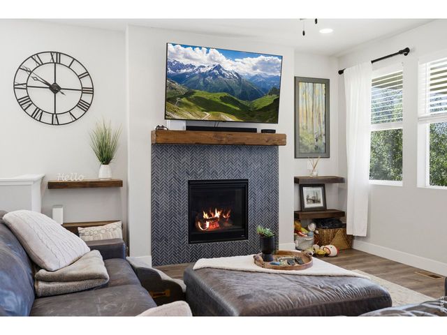 6399 Verna Ct, Timnath, CO 80547