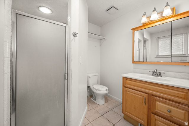 2455 S BLUFF RD, Syracuse, UT 84075