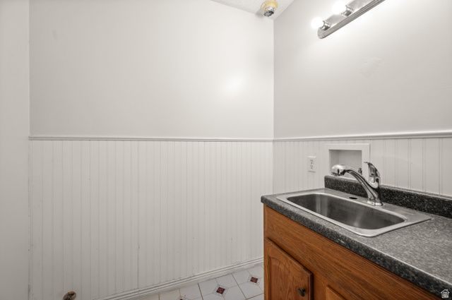 2455 S BLUFF RD, Syracuse, UT 84075