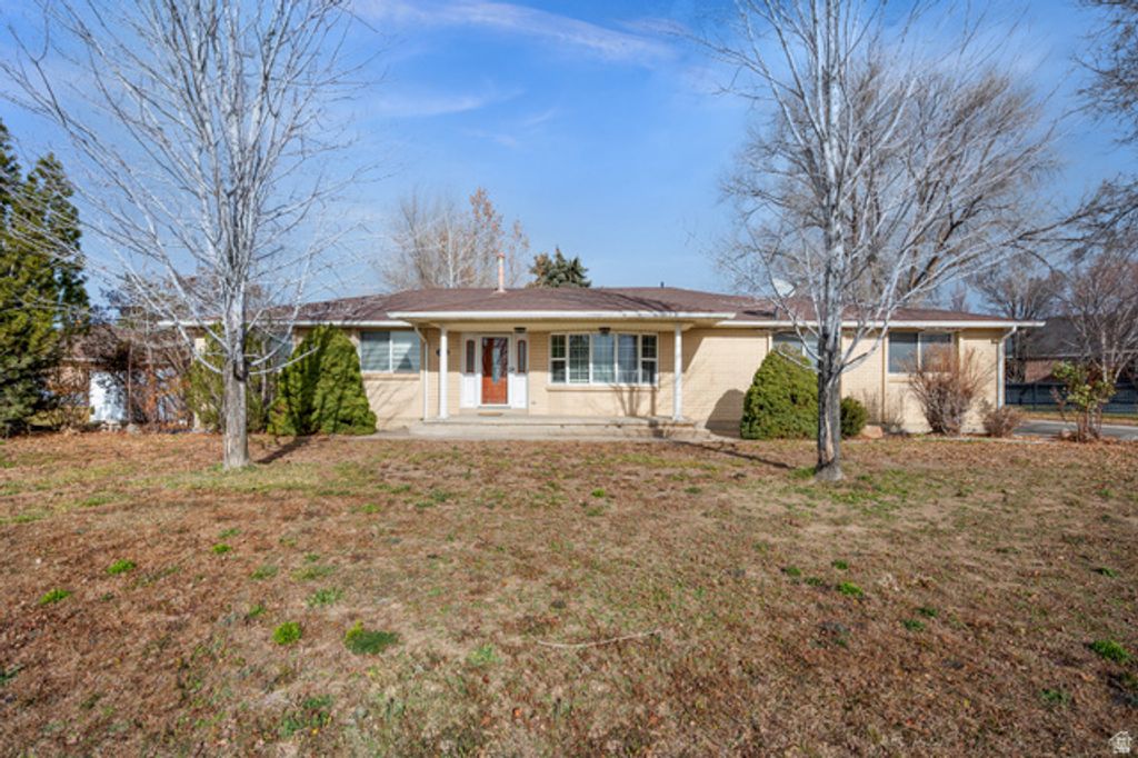 2455 S BLUFF RD, Syracuse, UT 84075