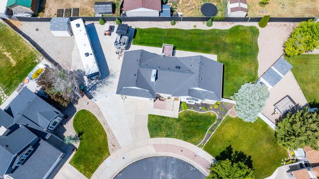 8328 S PLUM CREEK CIR, West Jordan, UT 84088