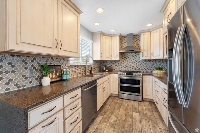 8328 S PLUM CREEK CIR, West Jordan, UT 84088
