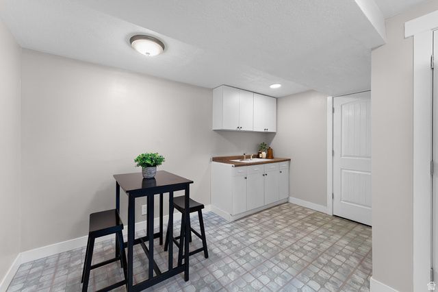 8328 S PLUM CREEK CIR, West Jordan, UT 84088