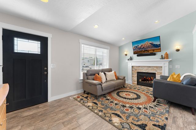 8328 S PLUM CREEK CIR, West Jordan, UT 84088