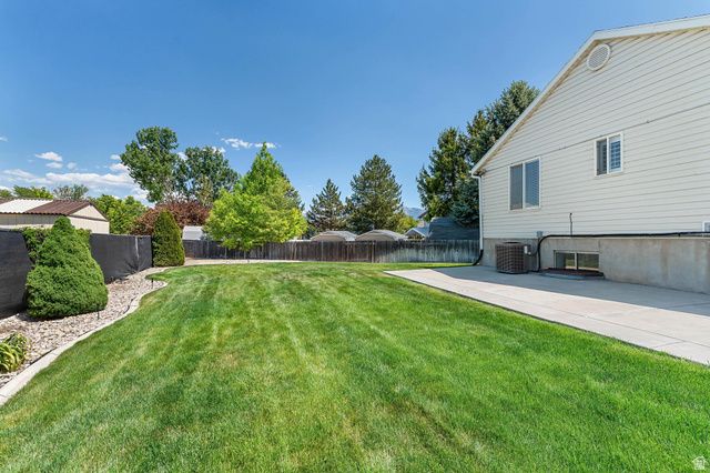 8328 S PLUM CREEK CIR, West Jordan, UT 84088