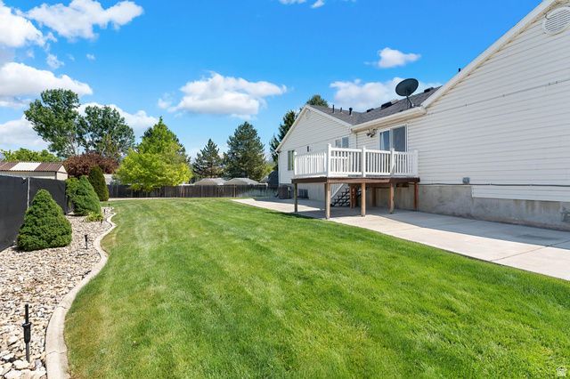 8328 S PLUM CREEK CIR, West Jordan, UT 84088