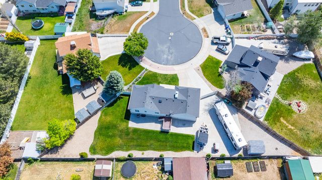 8328 S PLUM CREEK CIR, West Jordan, UT 84088