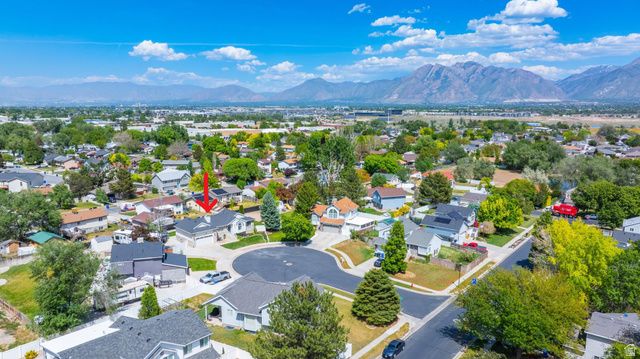 8328 S PLUM CREEK CIR, West Jordan, UT 84088