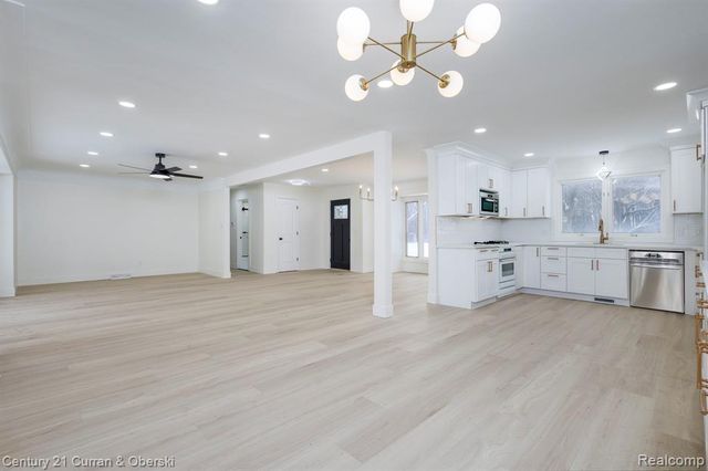 17980 Superior Street, Southgate, MI 48195