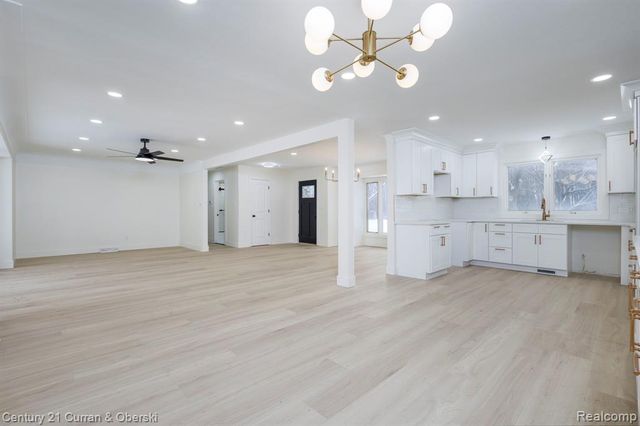 17980 Superior Street, Southgate, MI 48195