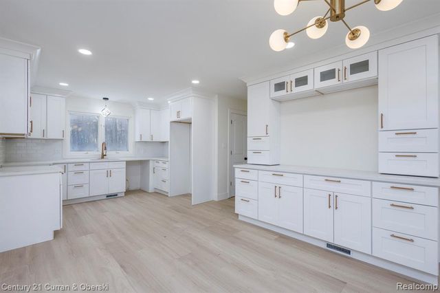 17980 Superior Street, Southgate, MI 48195