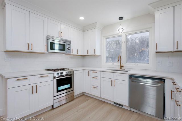 17980 Superior Street, Southgate, MI 48195