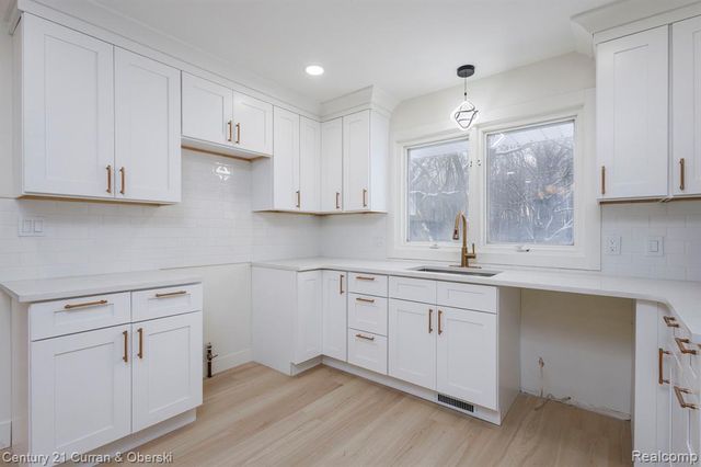 17980 Superior Street, Southgate, MI 48195