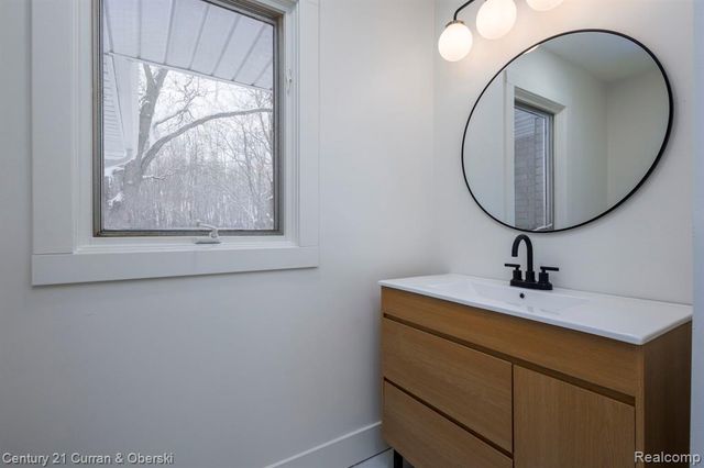 17980 Superior Street, Southgate, MI 48195