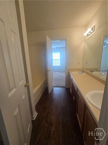 9852 Whitefield Avenue B, Savannah, GA 31406