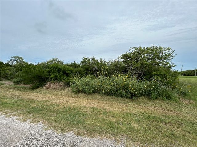1011 First St, Bayside, TX 78340