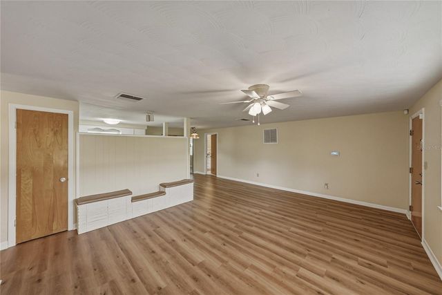 37136 MANDARIN AVENUE, Zephyrhills, FL 33541
