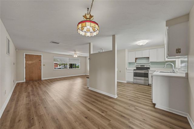 37136 MANDARIN AVENUE, Zephyrhills, FL 33541