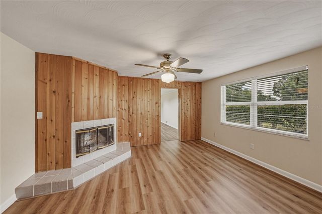 37136 MANDARIN AVENUE, Zephyrhills, FL 33541