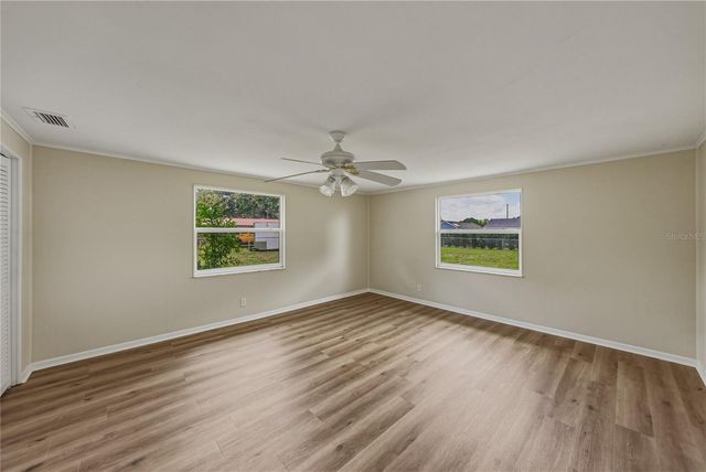 37136 MANDARIN AVENUE, Zephyrhills, FL 33541