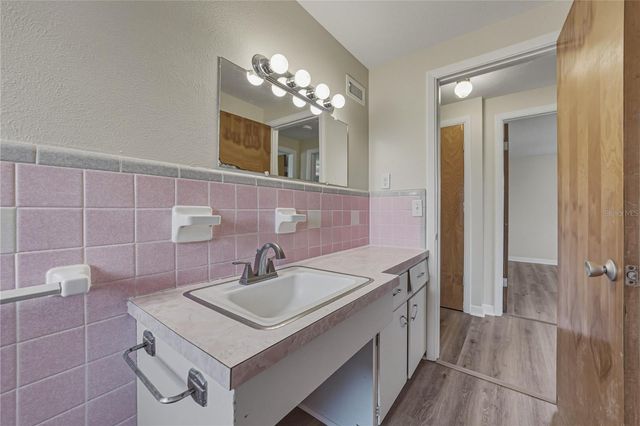 37136 MANDARIN AVENUE, Zephyrhills, FL 33541