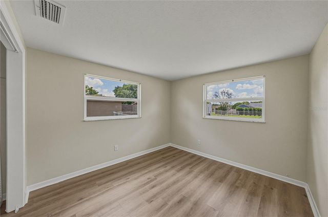 37136 MANDARIN AVENUE, Zephyrhills, FL 33541