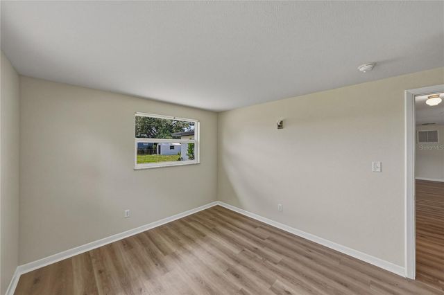 37136 MANDARIN AVENUE, Zephyrhills, FL 33541