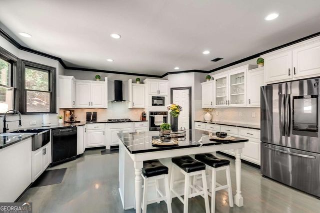 1370 Boomer Circle, Suwanee, GA 30024