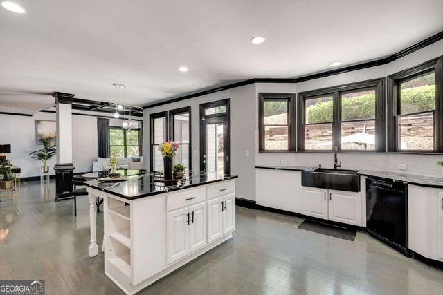 1370 Boomer Circle, Suwanee, GA 30024