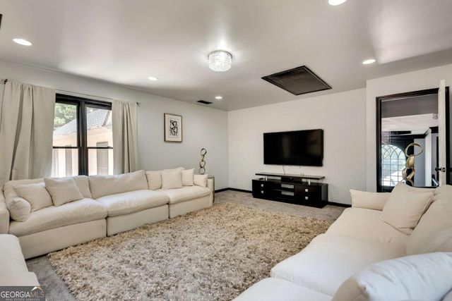 1370 Boomer Circle, Suwanee, GA 30024