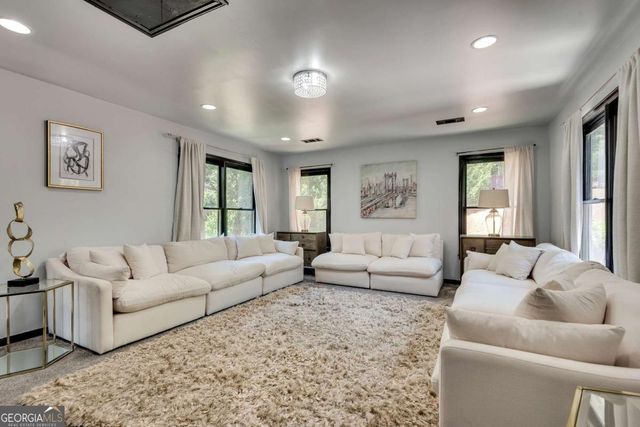 1370 Boomer Circle, Suwanee, GA 30024