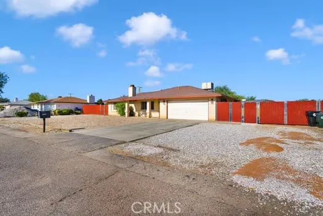 12320 Waynoka, Apple Valley, CA 92308