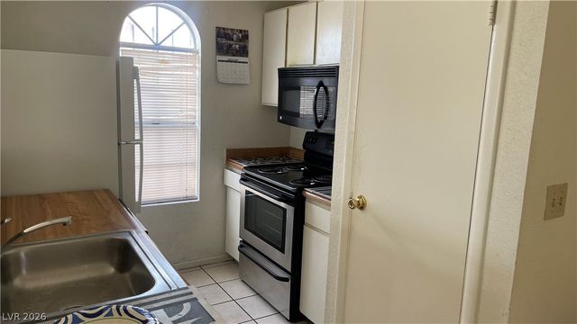 3604 Di Salvo Drive 122, Las Vegas, NV 89103